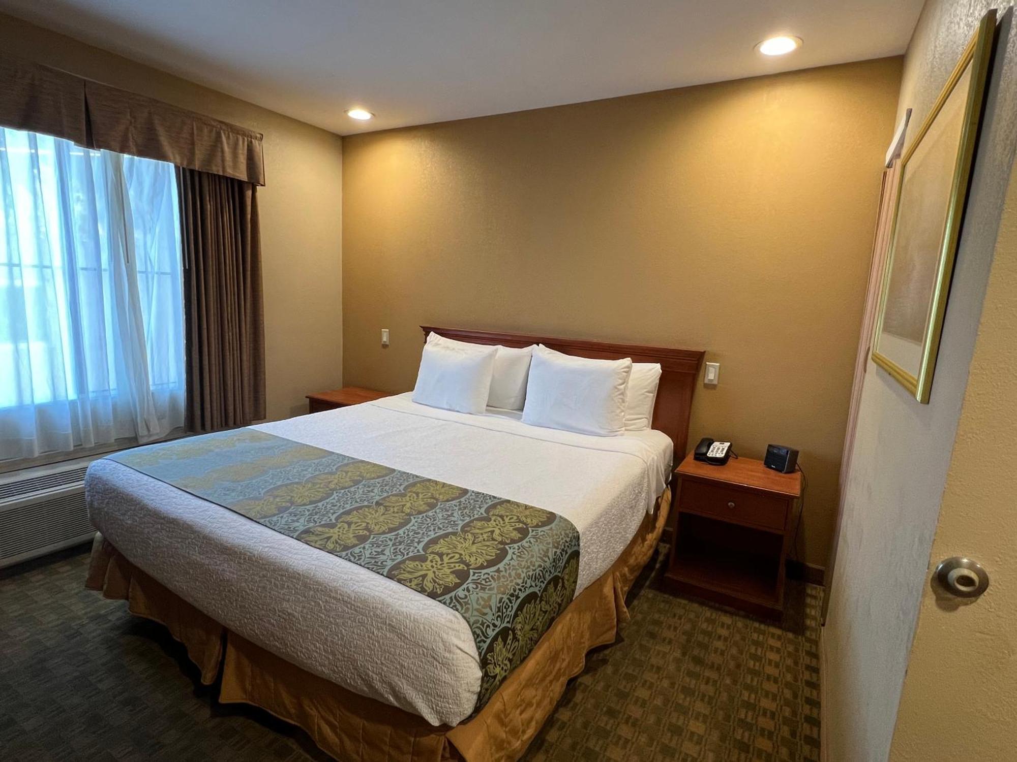 Pleasant Hill Inn מראה חיצוני תמונה